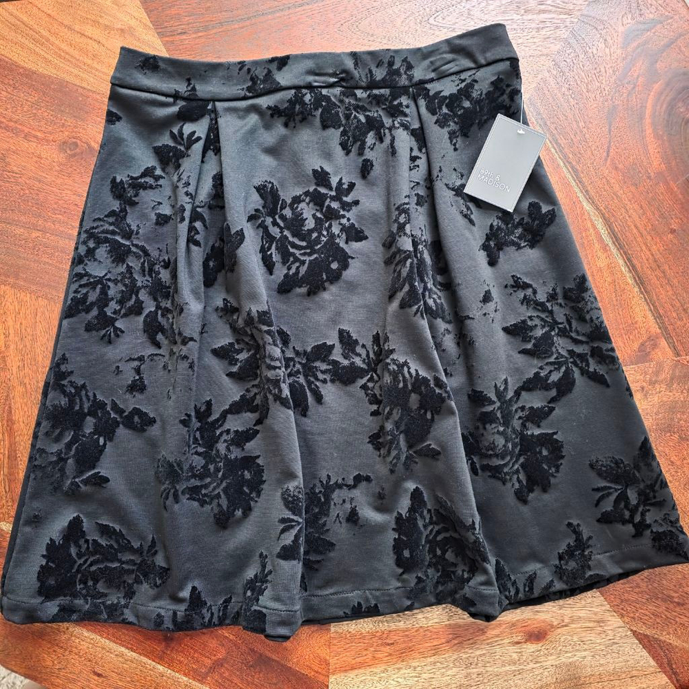 Women's 89th & Madison Black Flocked Burnout Floral A-Line Skirt Size 8